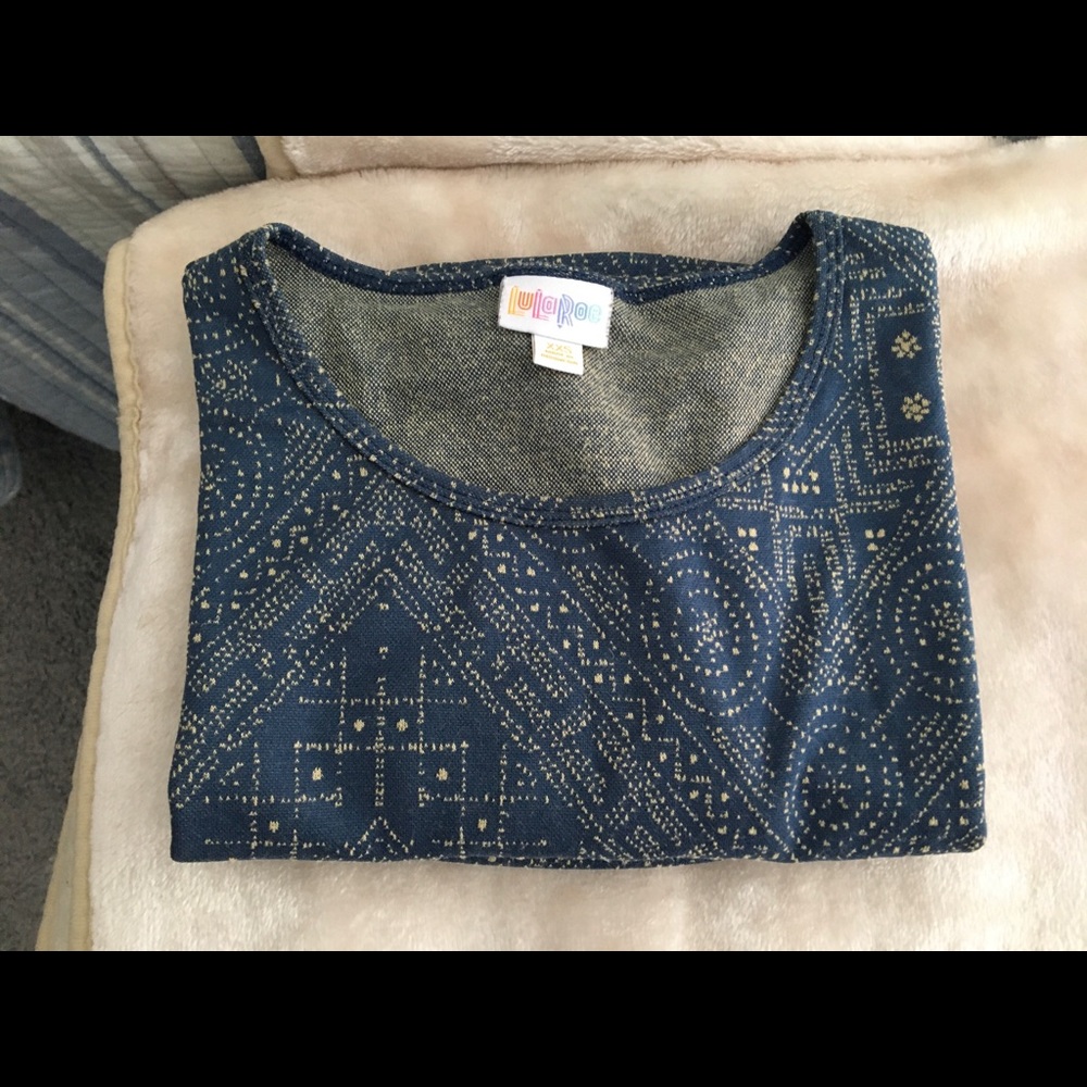NWOT LuLaRoe hi-lo top